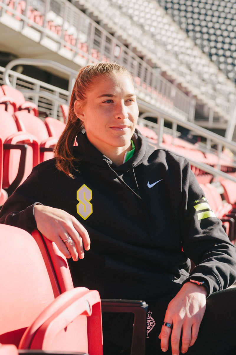 Sudadera con capucha Nike con el logo "S" de Washington Spirit 2024 en color negro